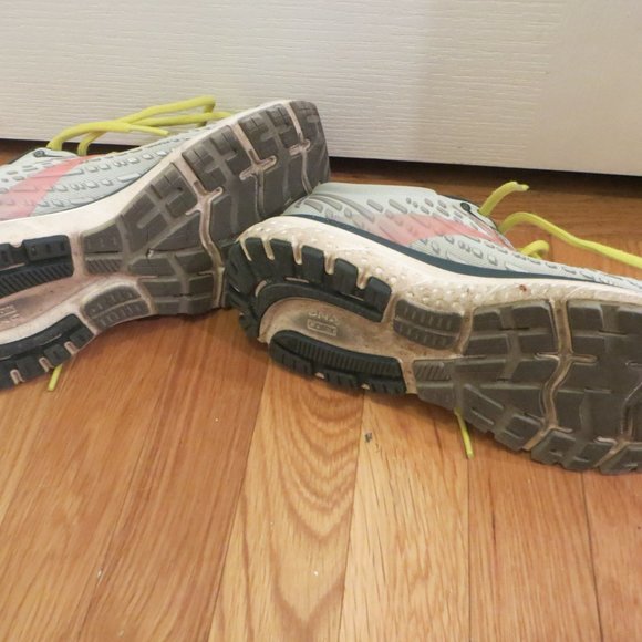 Brooks Ghost Shoes - Picture 3 of 3